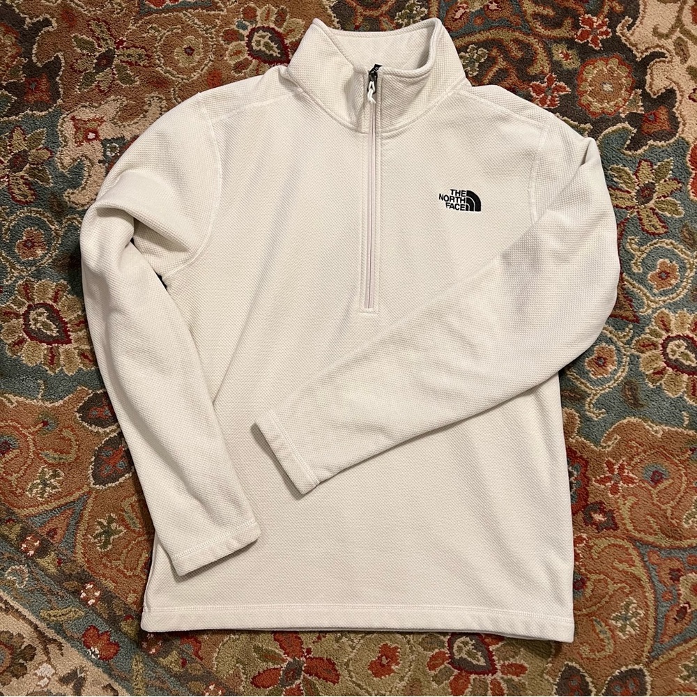 The North Face Quarter-zip Medium Cream Colored Waffle Texture Pullover